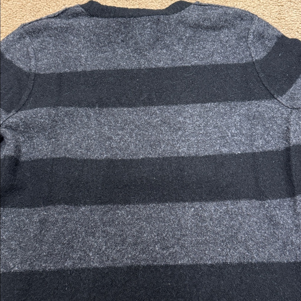 Calvin Klein women’s sweater. Small - Picture 6 of 6
